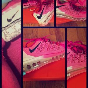 Barely worn pink airmax. Girls 3.5